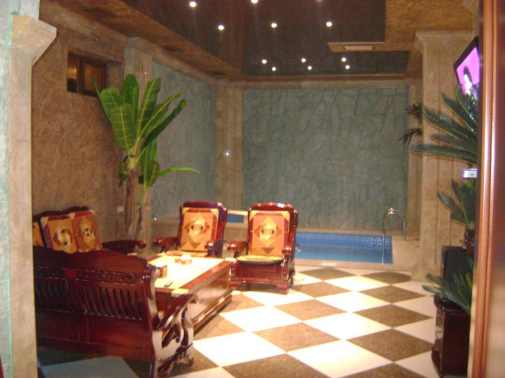 Sochi Plaza Hotel Yerevan Bagian luar foto