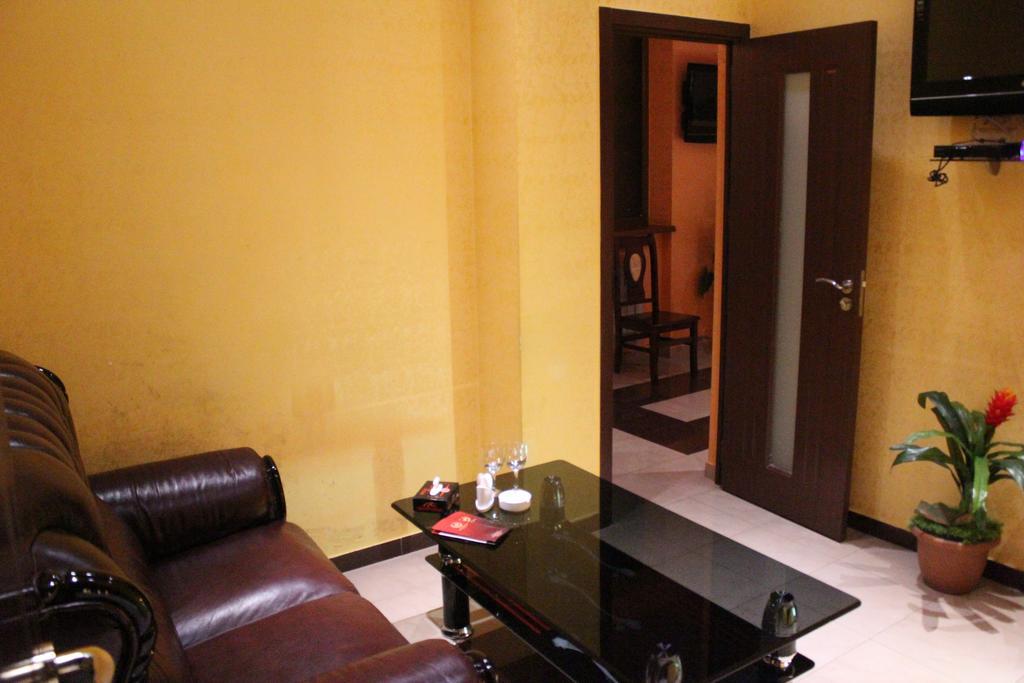 Sochi Plaza Hotel Yerevan Ruang foto
