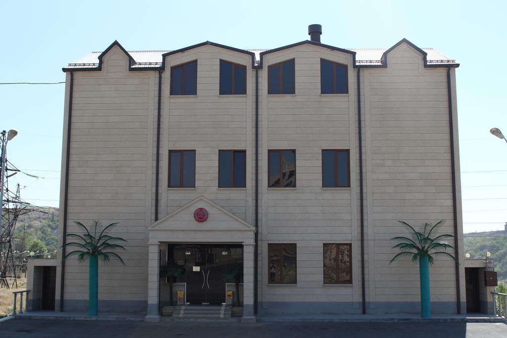 Sochi Plaza Hotel Yerevan Bagian luar foto