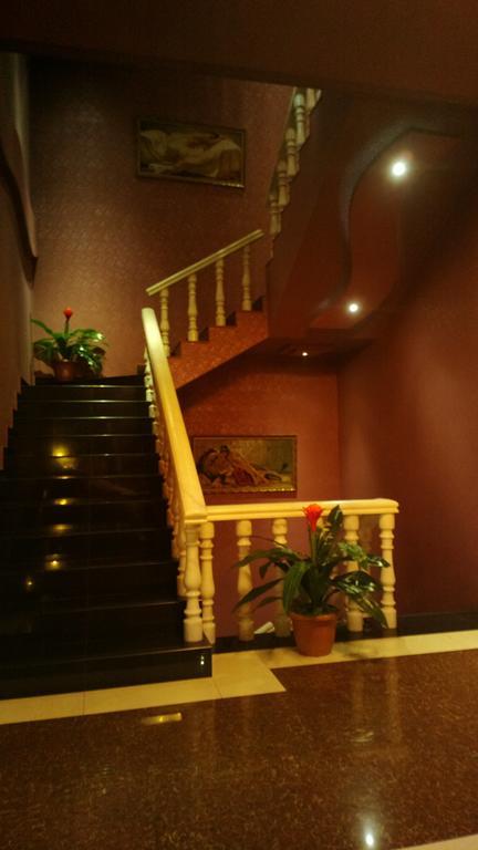 Sochi Plaza Hotel Yerevan Bagian luar foto