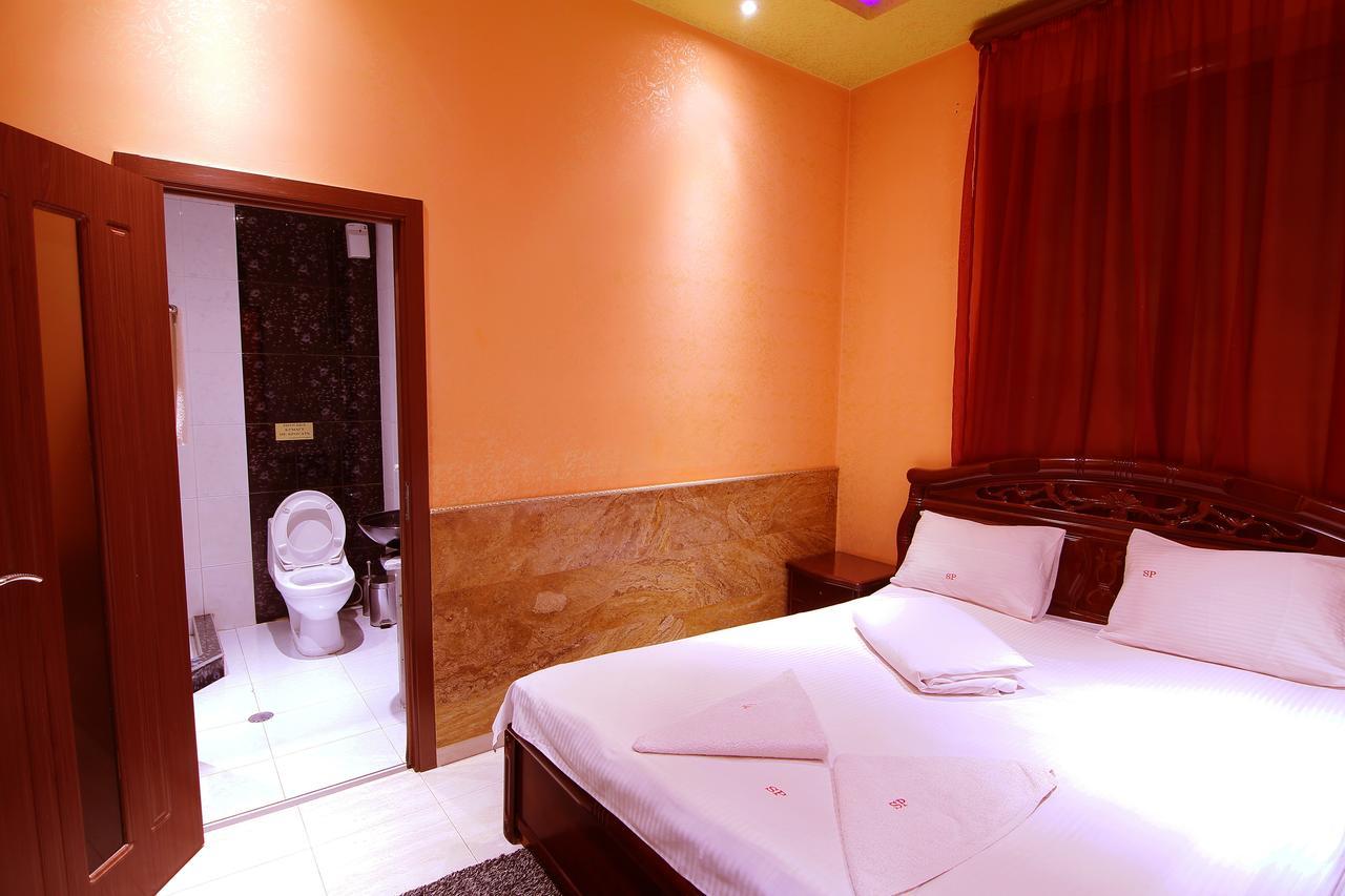 Sochi Plaza Hotel Yerevan Bagian luar foto